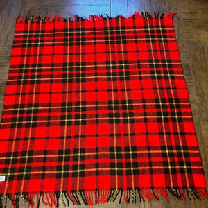 Faribo Vintage Fluff Loomed Red Black Plaid Stadium Blanket 52" X 53"